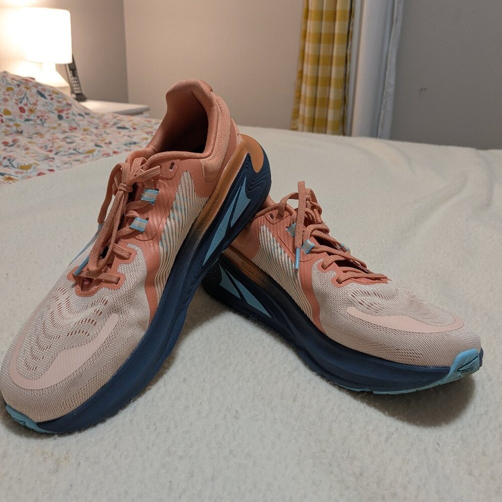 Altra Paradigm 7